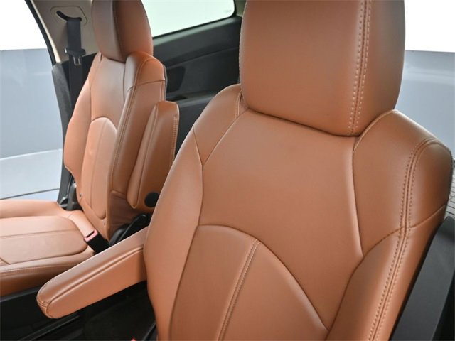 Used 2017 Chevrolet Traverse LT image 24