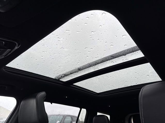 Used 2022 Jeep Grand Cherokee L Overland w/ Luxury Tech Group IV image 36