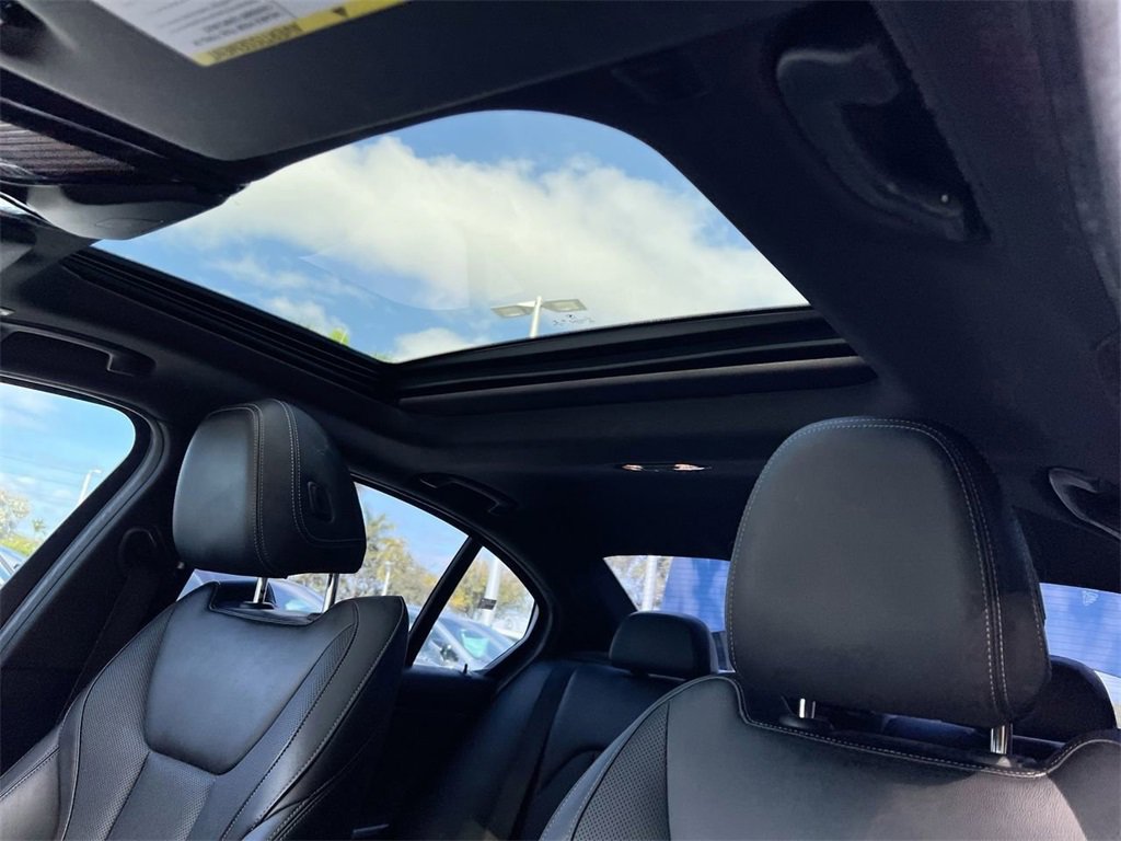 Used 2022 BMW 330i Sedan w/ Driving Assistance Package image 19