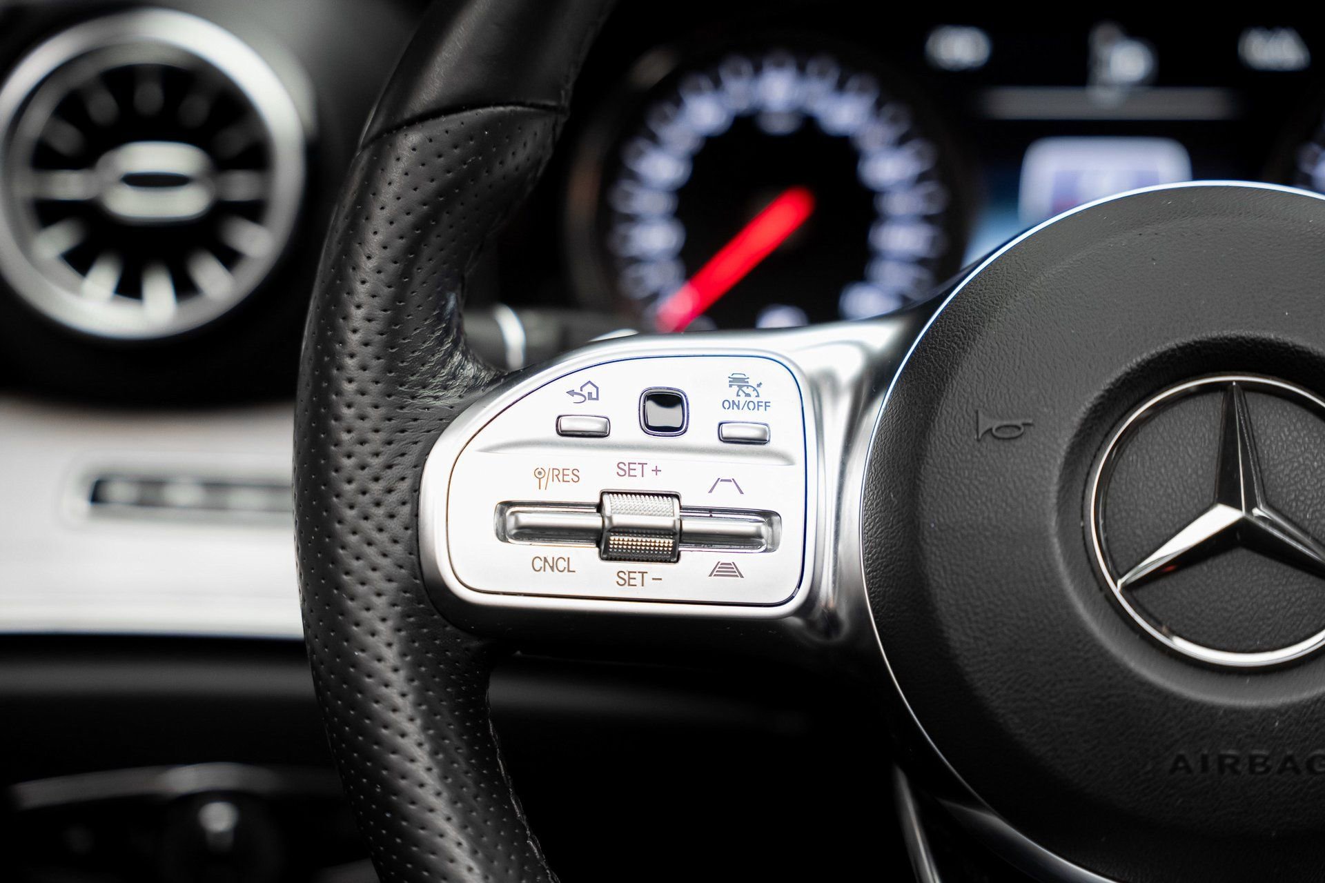 Used 2019 Mercedes-Benz E 450 4MATIC Cabriolet image 46