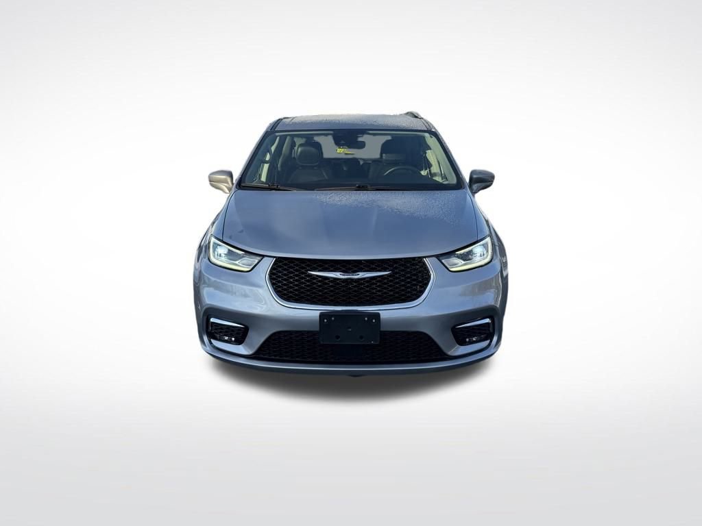 Used 2021 Chrysler Pacifica Touring-L image 2