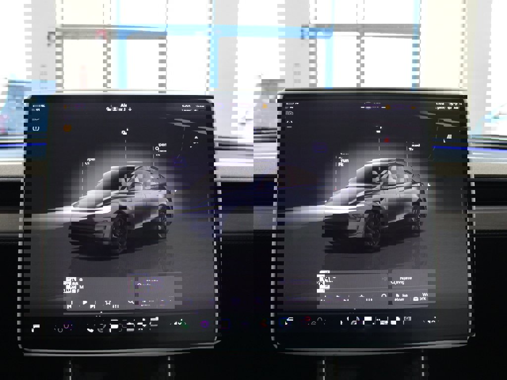 Used 2026 Tesla Model Y Long Range image 31