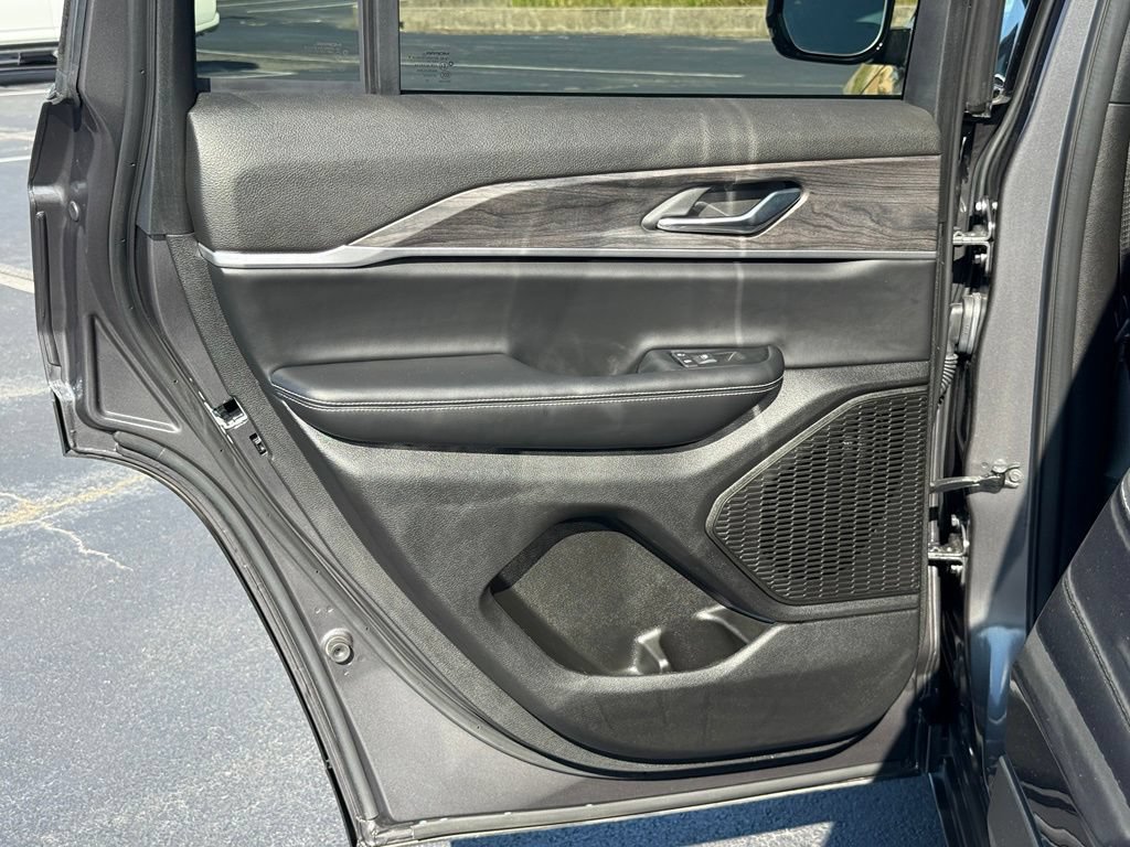 Used 2025 Jeep Grand Cherokee Limited RWD image 29