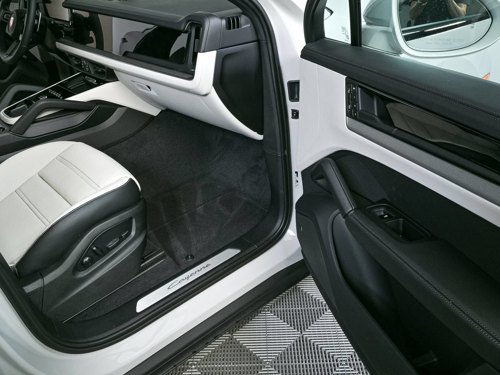 New 2026 Porsche Cayenne Coupe AWD/4WD image 25