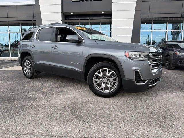 Used 2021 GMC Acadia SLT w/ Technology Package FWD image 2