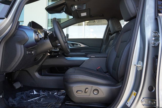 New 2025 Chevrolet Equinox EV LT image 22