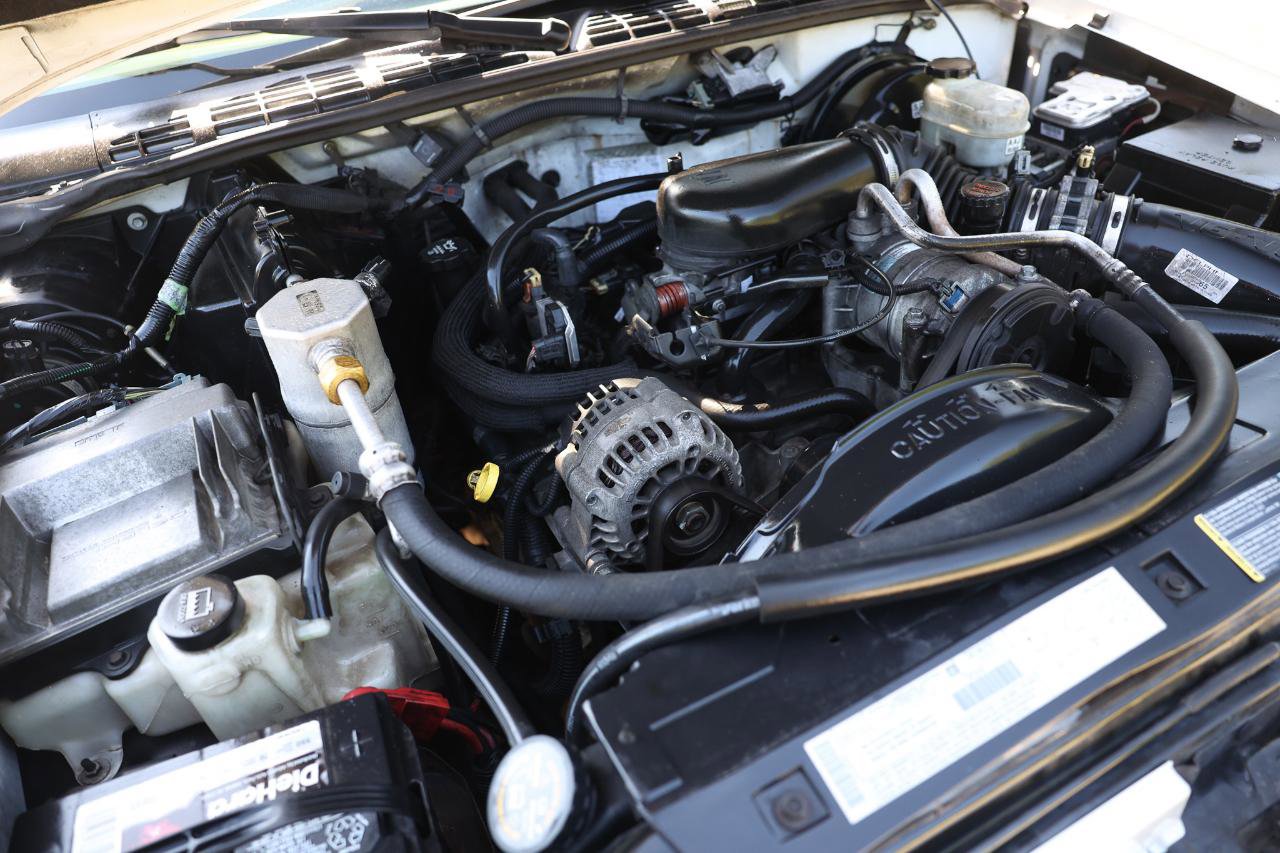 Used 2003 Chevrolet Blazer LS image 34