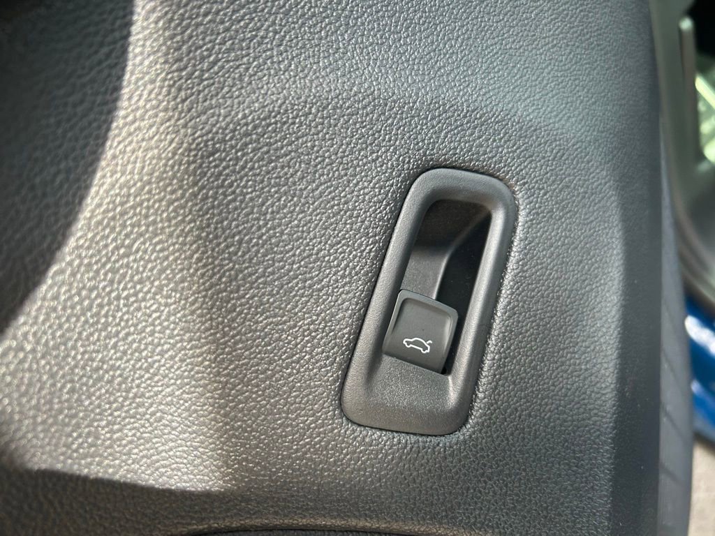 Used 2025 Volkswagen Atlas Cross Sport SEL Premium R-Line image 52