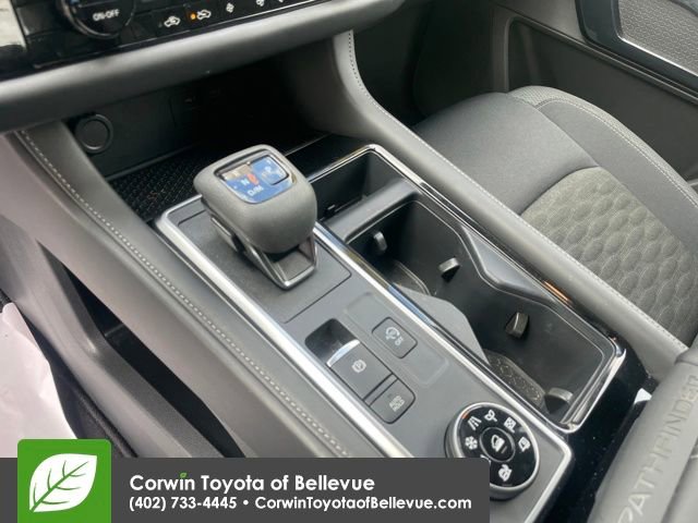 Used 2024 Nissan Pathfinder SV image 22