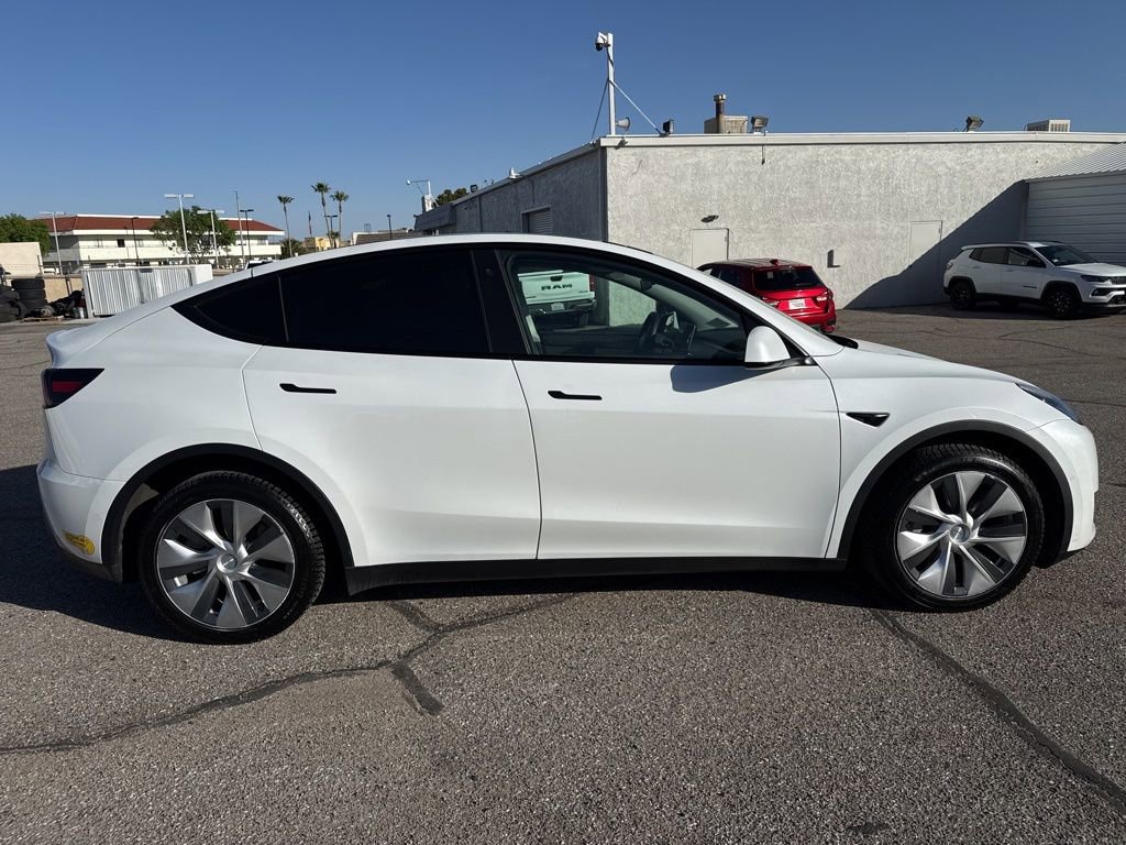 Used 2022 Tesla Model Y Long Range image 8