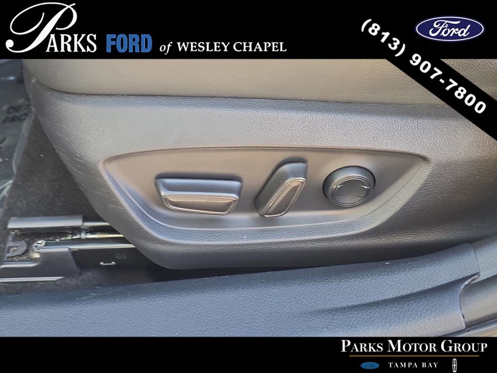 Used 2022 Toyota Camry XSE FWD image 18