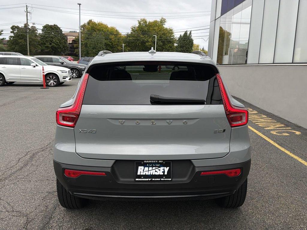 Certified 2024 Volvo XC40 B5 Plus w/ Climate Package AWD/4WD image 26