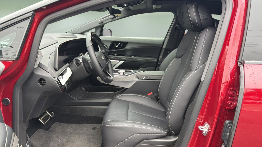 Certified 2025 Cadillac Optiq Sport 2 image 18