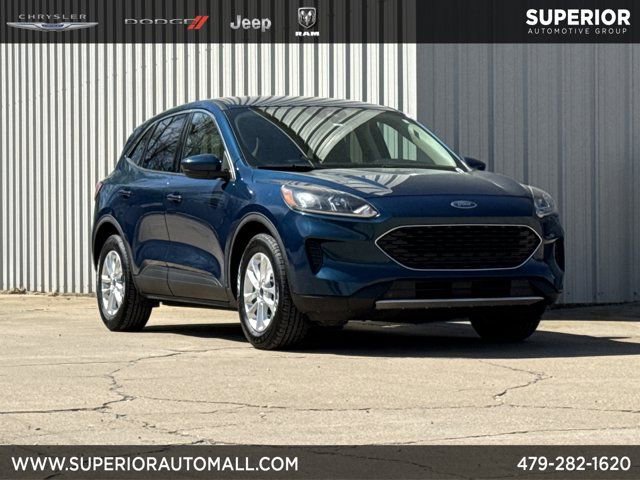 Used 2020 Ford Escape SE image 1