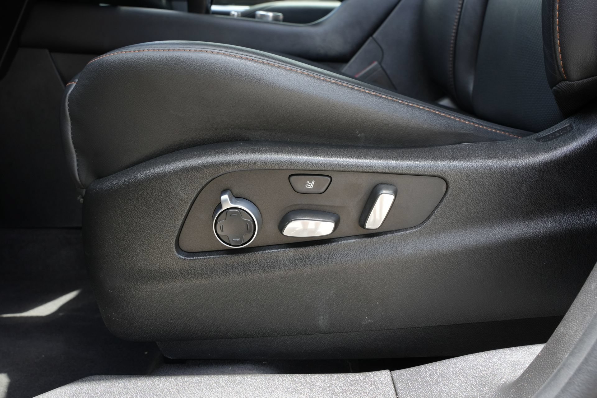 Certified 2023 Cadillac XT4 Sport FWD image 19