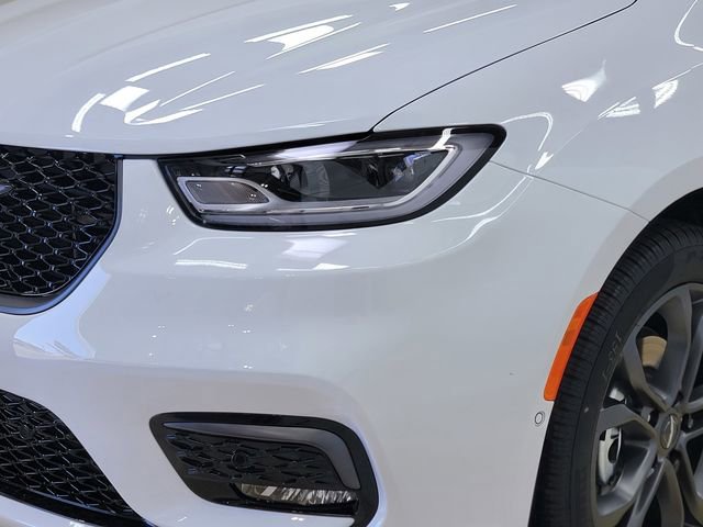 New 2026 Chrysler Pacifica Select image 12