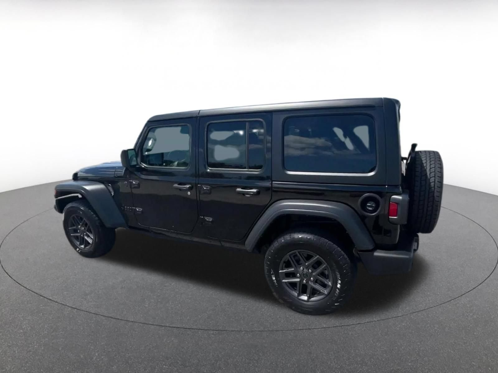 Used 2025 Jeep Wrangler Unlimited Sport AWD/4WD image 9