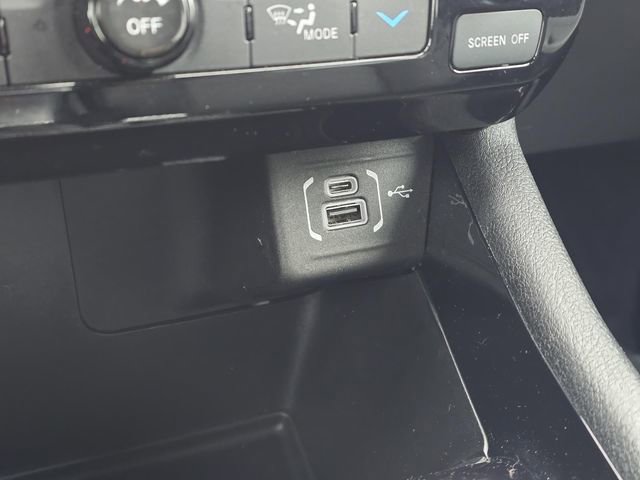 Used 2024 Jeep Compass Limited image 22