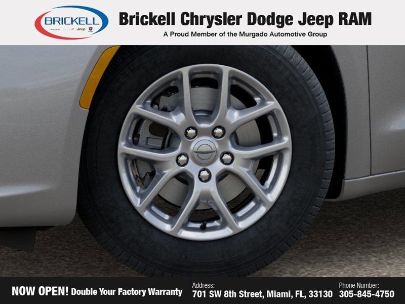 New 2026 Chrysler Pacifica Select image 8