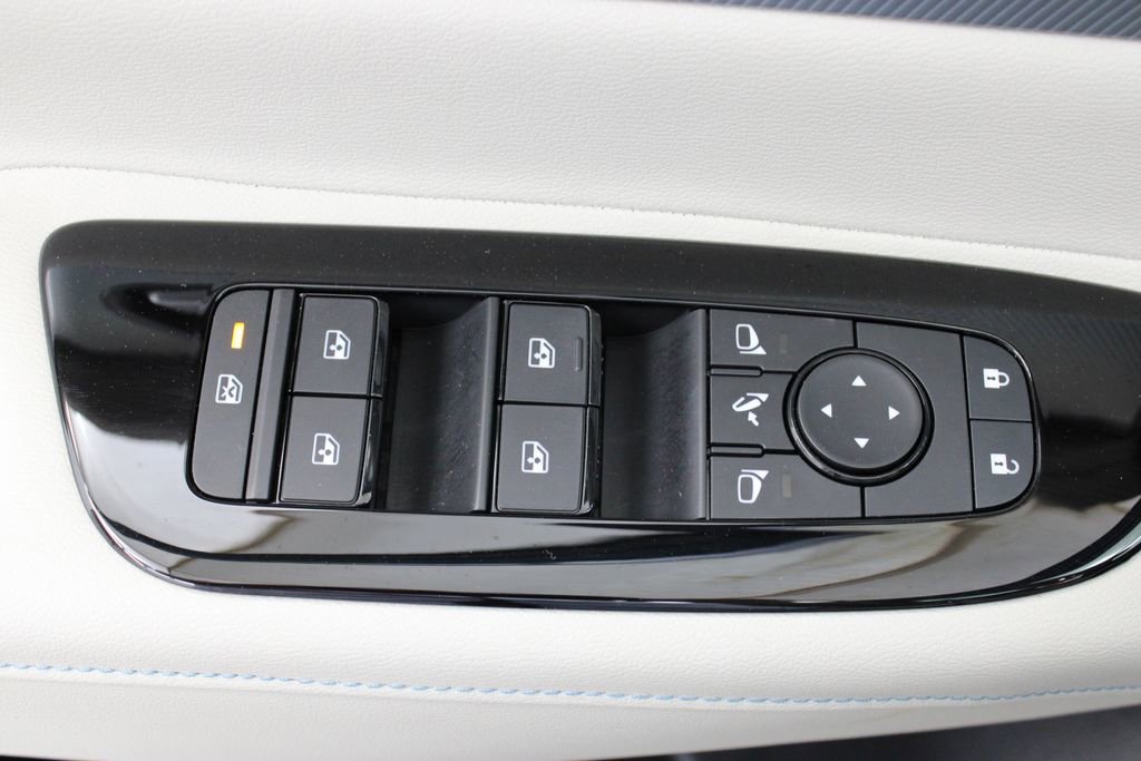 Used 2026 Nissan Murano Platinum w/ Cargo Package image 19