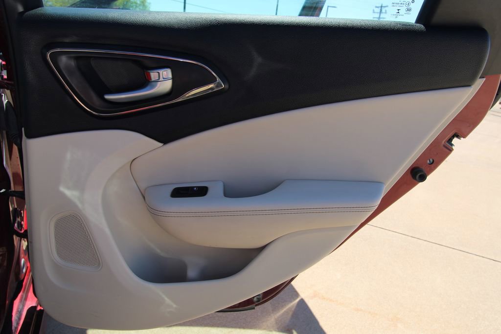 Used 2015 Chrysler 200 C w/ Navigation & Sound Group I image 40