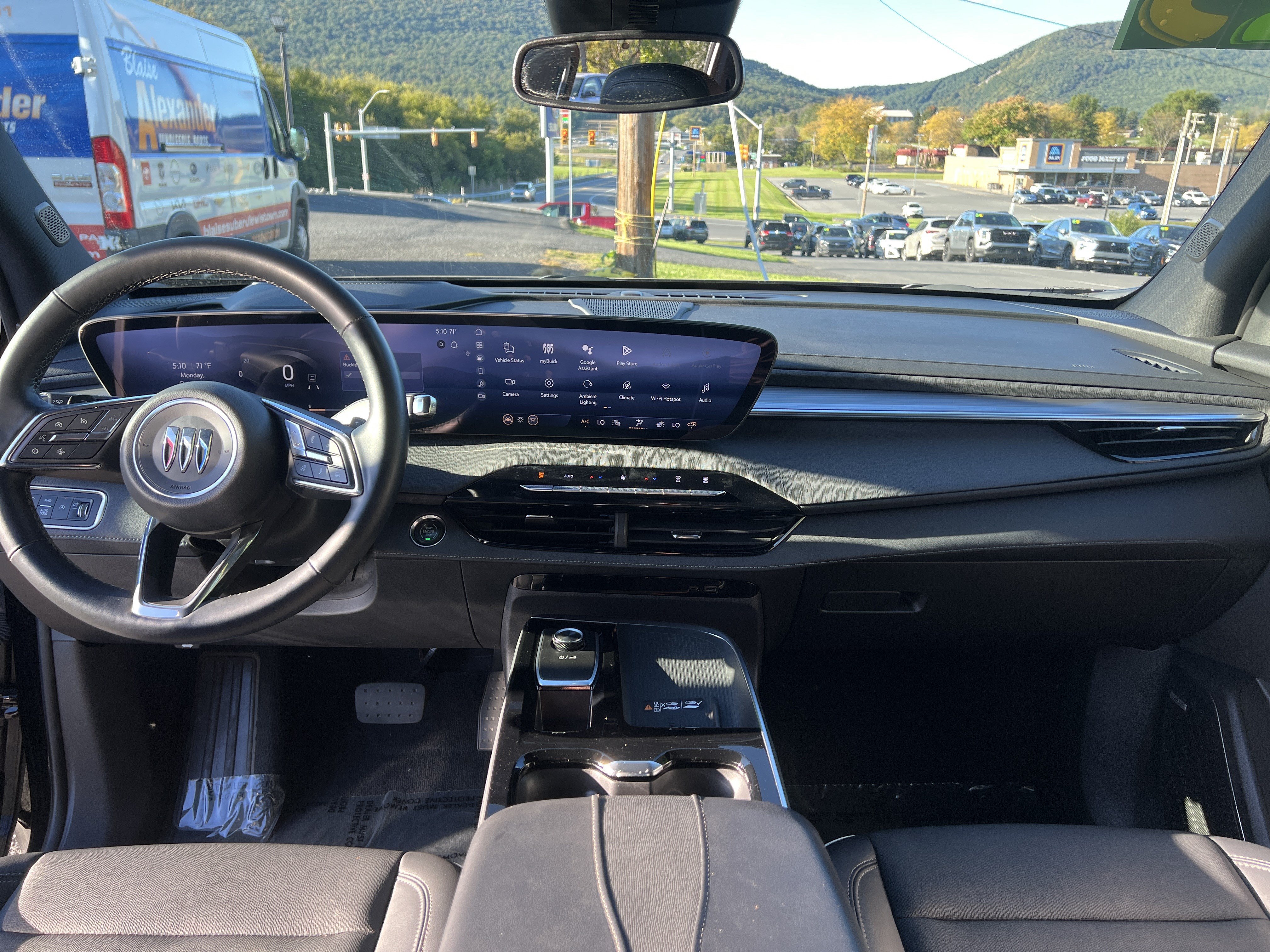 Used 2025 Buick Enclave Preferred AWD/4WD image 15