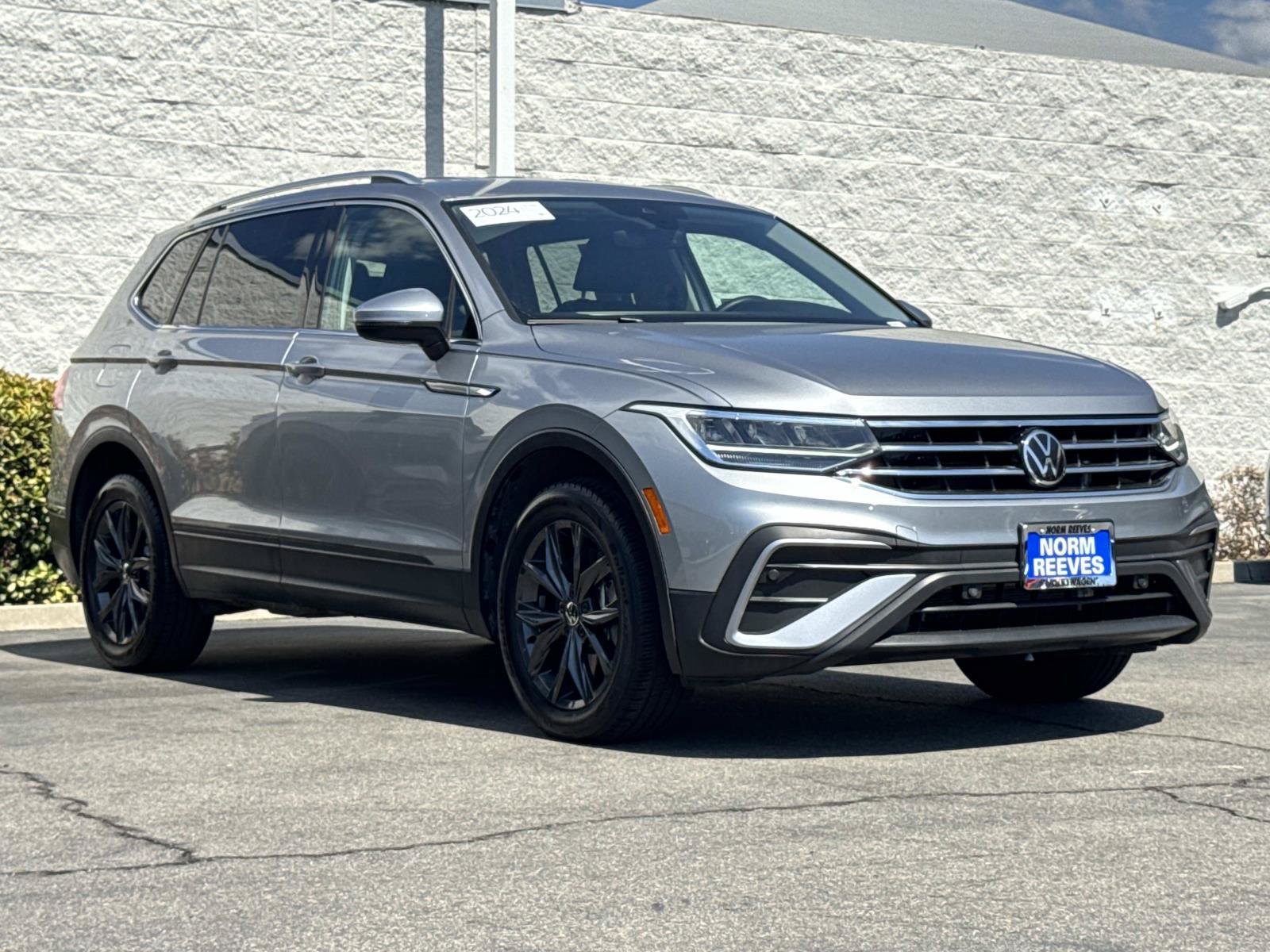 Certified 2024 Volkswagen Tiguan SE FWD image 7