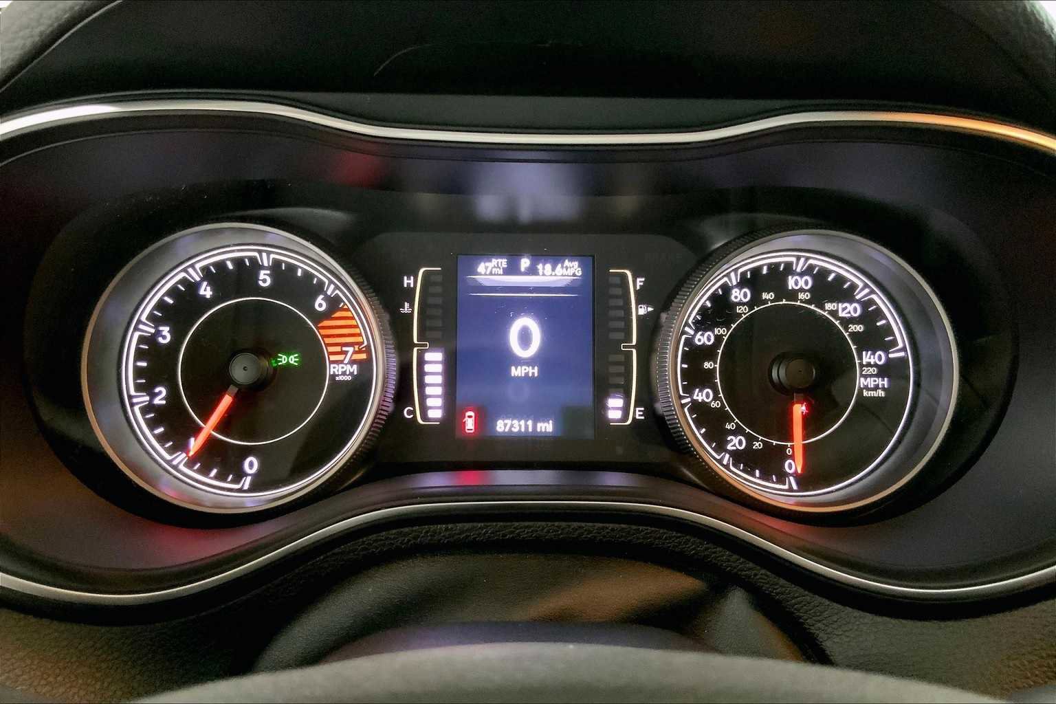 Used 2019 Jeep Cherokee Latitude Plus w/ Cold Weather Group image 16