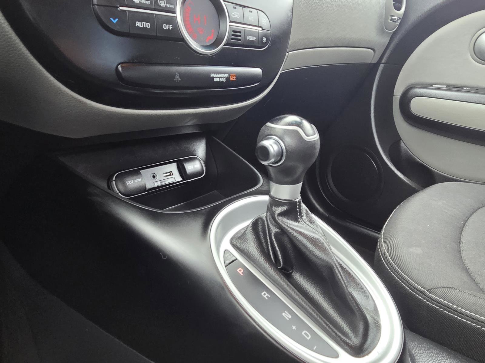 Used 2017 Kia Soul + image 19