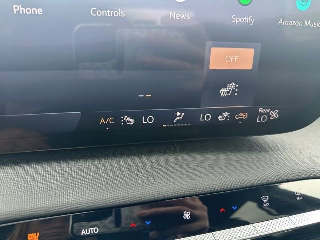 Used 2025 Buick Enclave Preferred FWD image 30