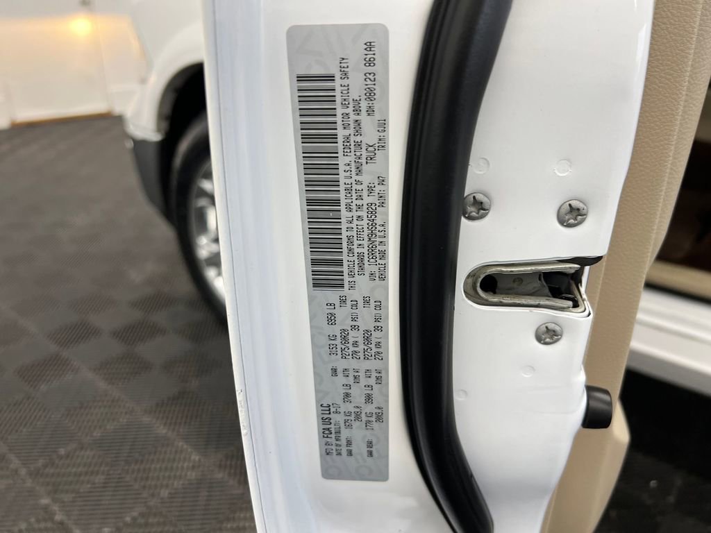 Used 2017 RAM 1500 Laramie w/ Convenience Group image 18