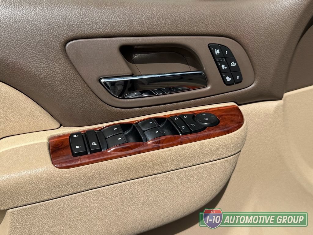 Used 2013 Chevrolet Avalanche LTZ AWD/4WD image 25