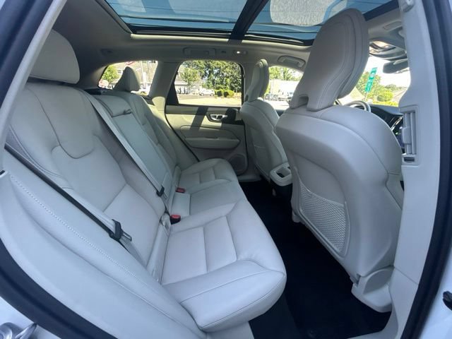 Used 2023 Volvo XC60 B5 Plus w/ Climate Package AWD/4WD image 13