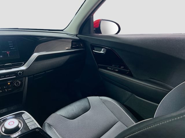 Used 2022 Kia Niro EX image 25