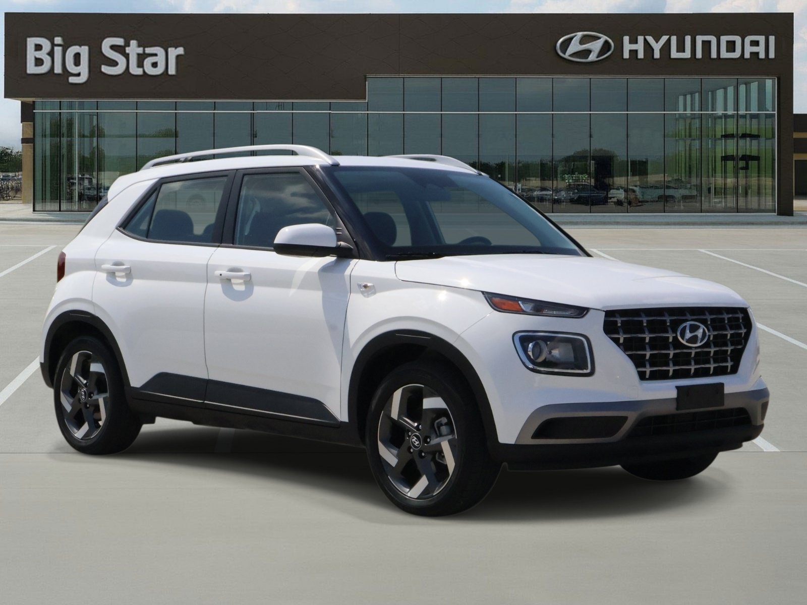 Used 2026 Hyundai Venue SEL FWD image 6
