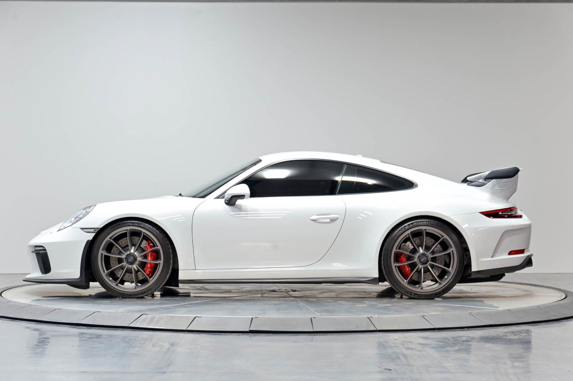 Used 2018 Porsche 911 GT3 RWD image 37