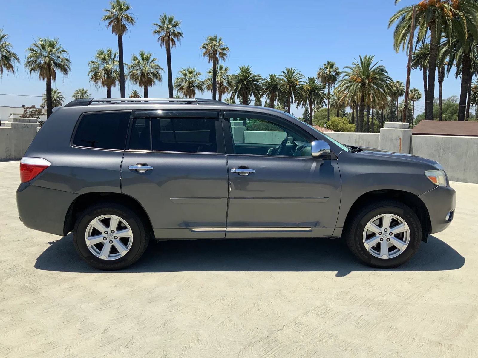 Used 2010 Toyota Highlander SE AWD/4WD image 14
