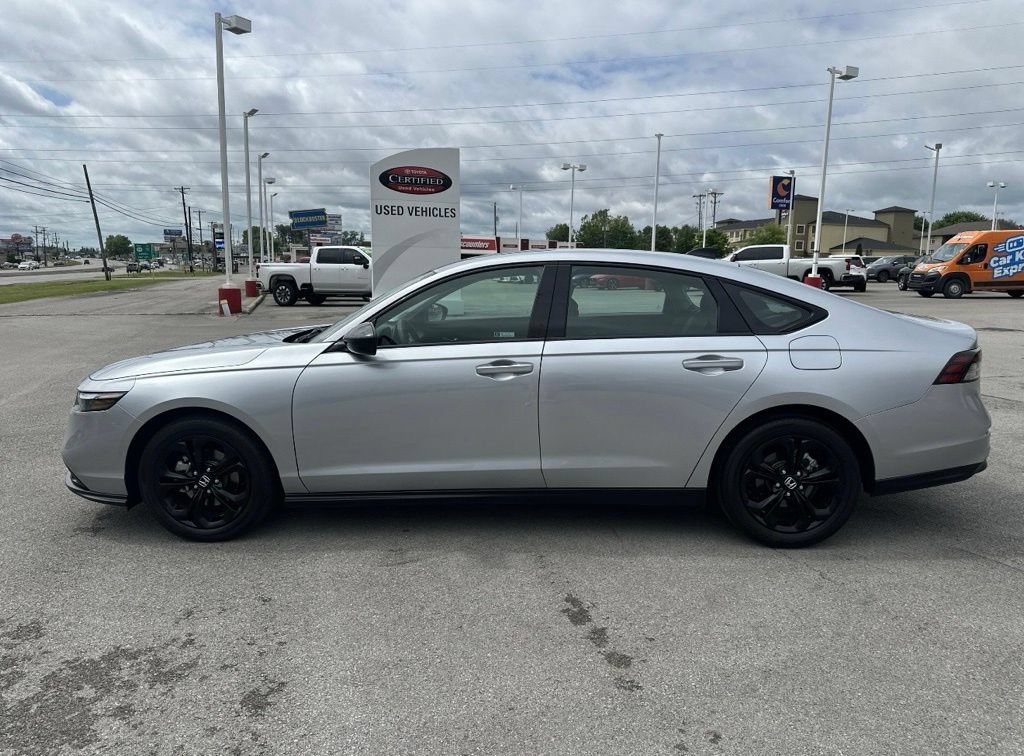 Used 2025 Honda Accord SE image 6