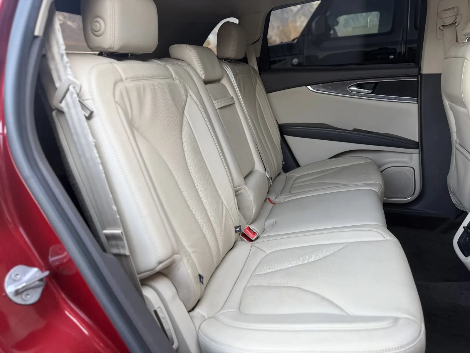 Used 2016 Lincoln MKX Reserve FWD image 17