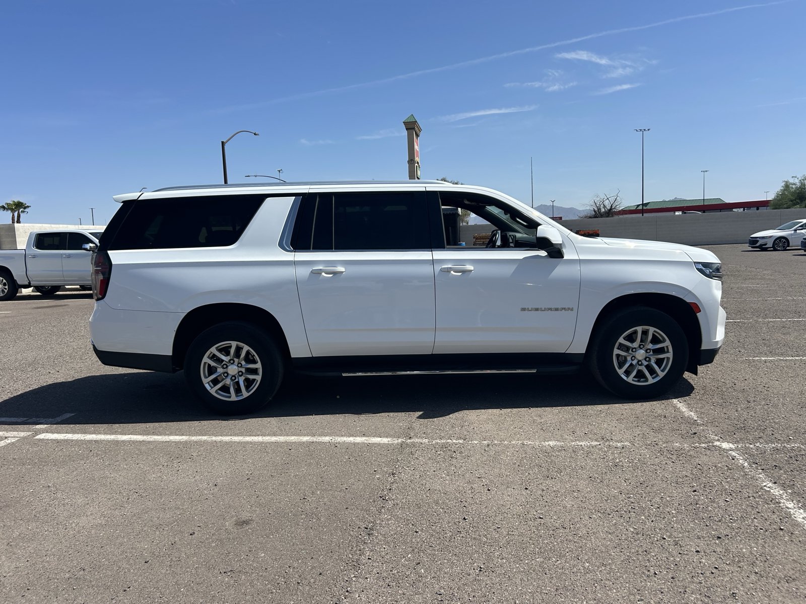 Certified 2023 Chevrolet Suburban LT AWD/4WD image 6