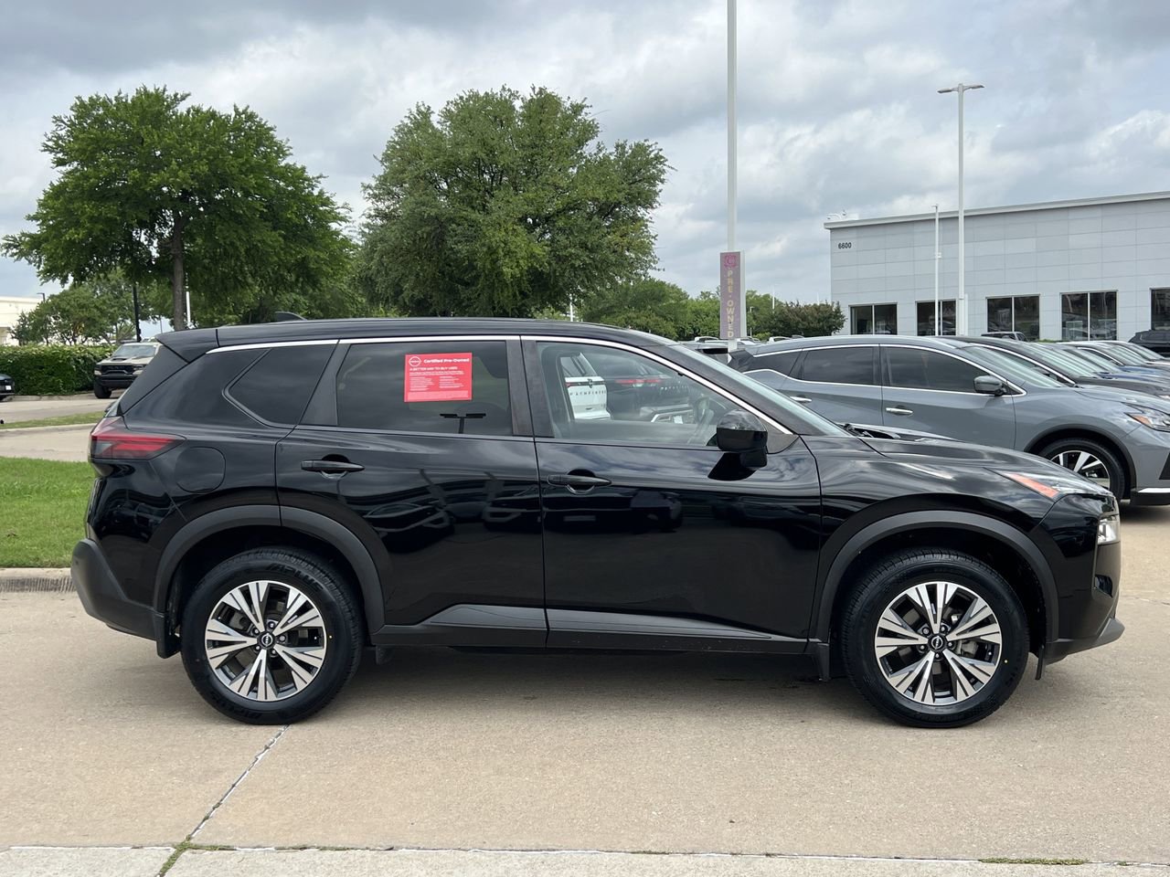 Certified 2023 Nissan Rogue SV FWD image 3