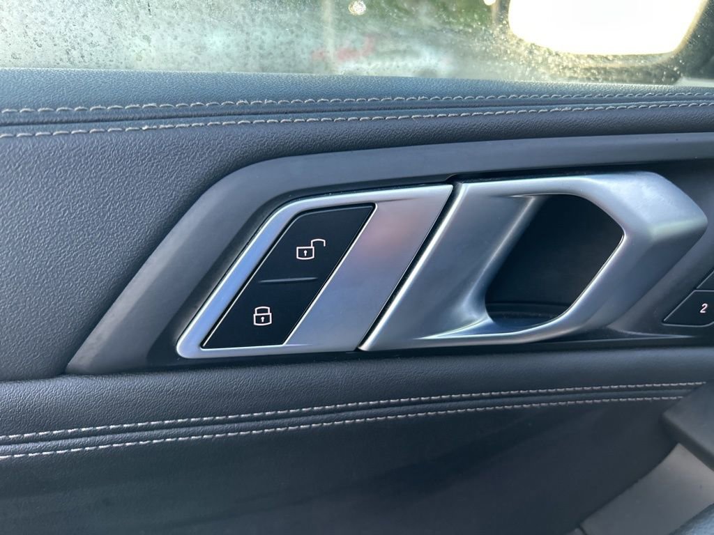 Used 2025 BMW X6 xDrive40i AWD/4WD image 36