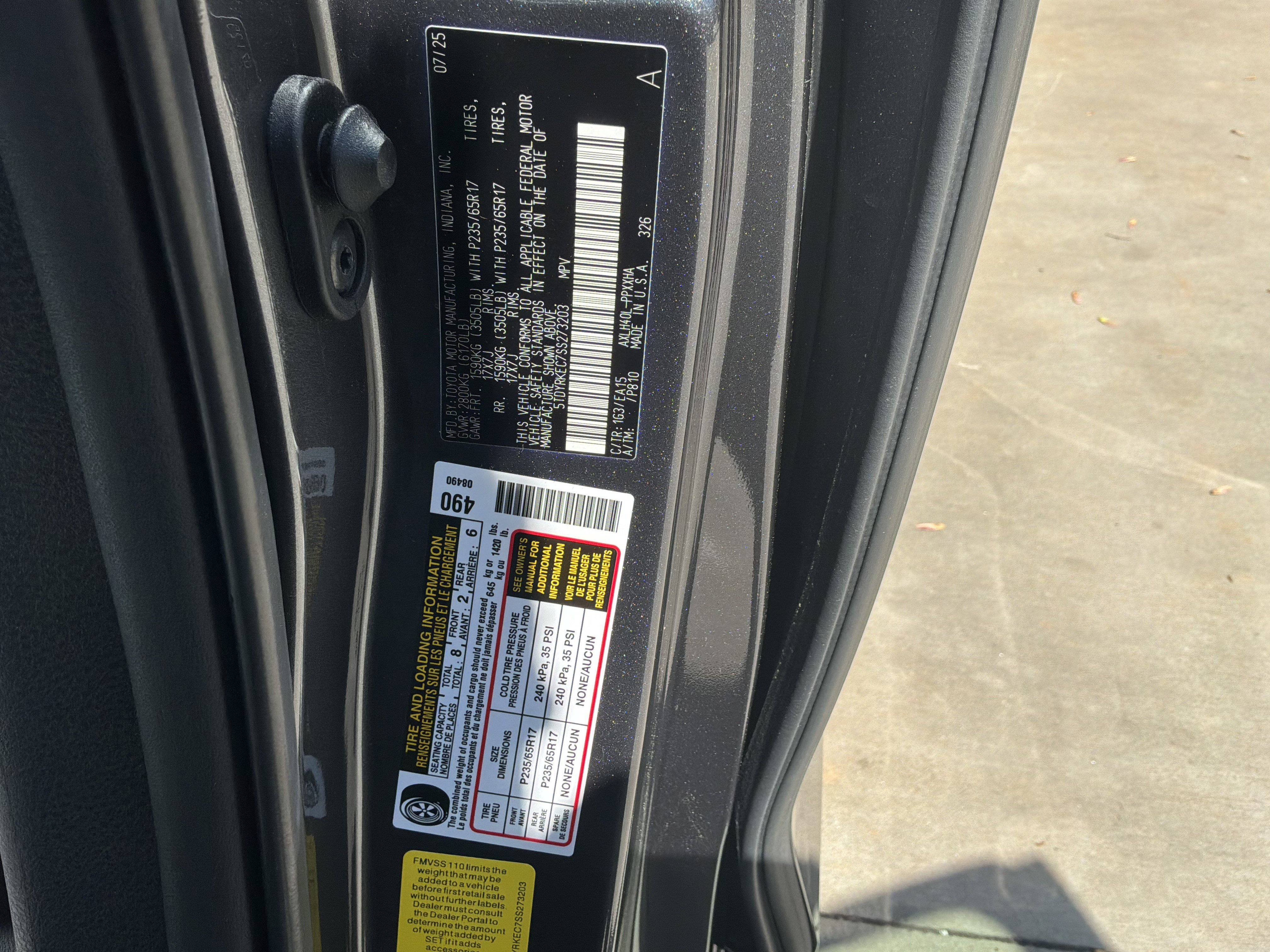 Used 2025 Toyota Sienna XLE image 37