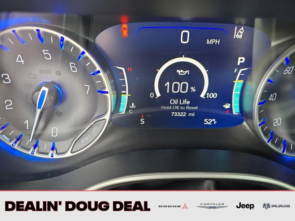 Used 2024 Chrysler Pacifica Touring-L FWD image 16