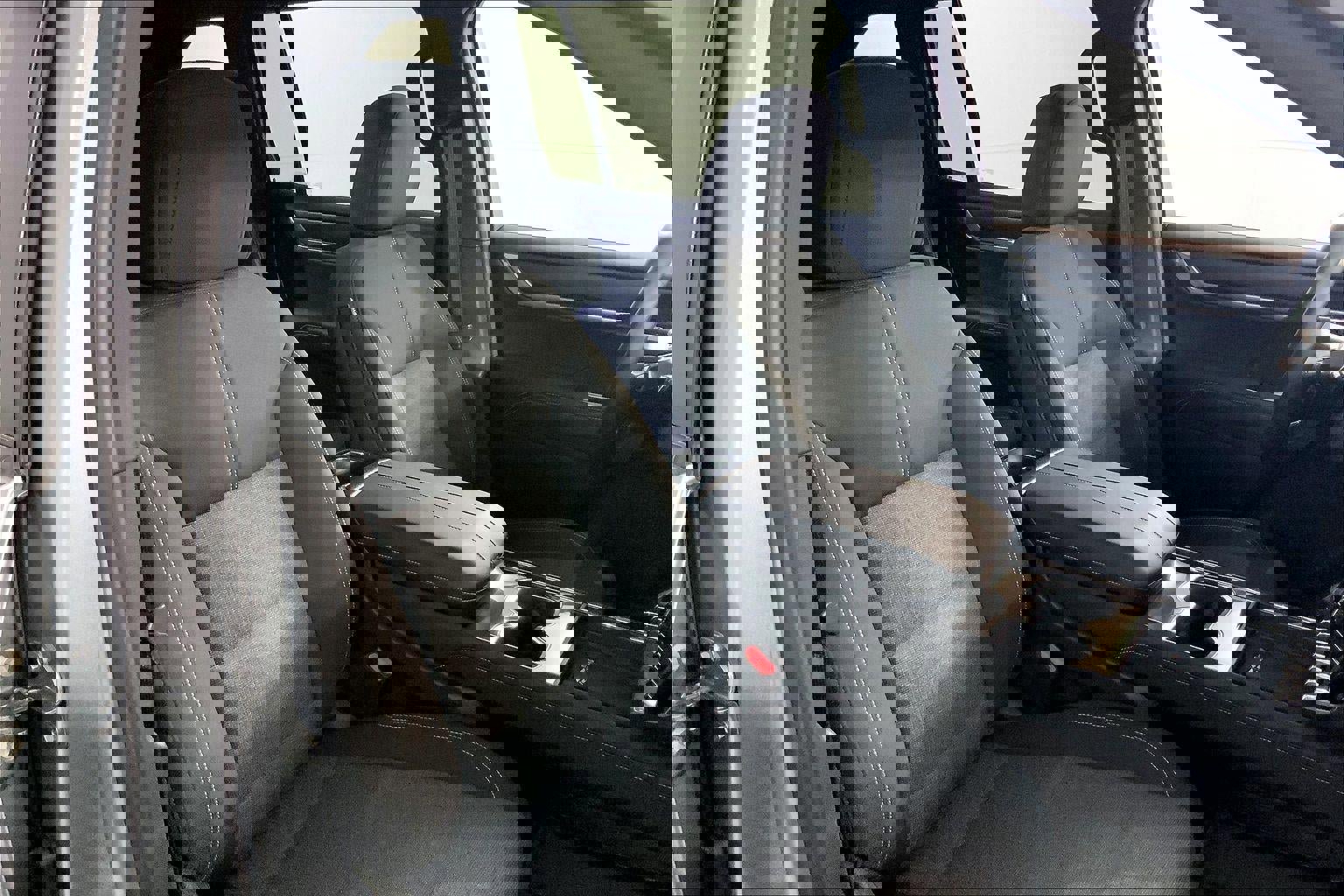 Used 2025 GMC Acadia Elevation FWD image 7