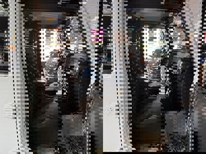 Used 2018 Jeep Wrangler Unlimited Sahara image 23