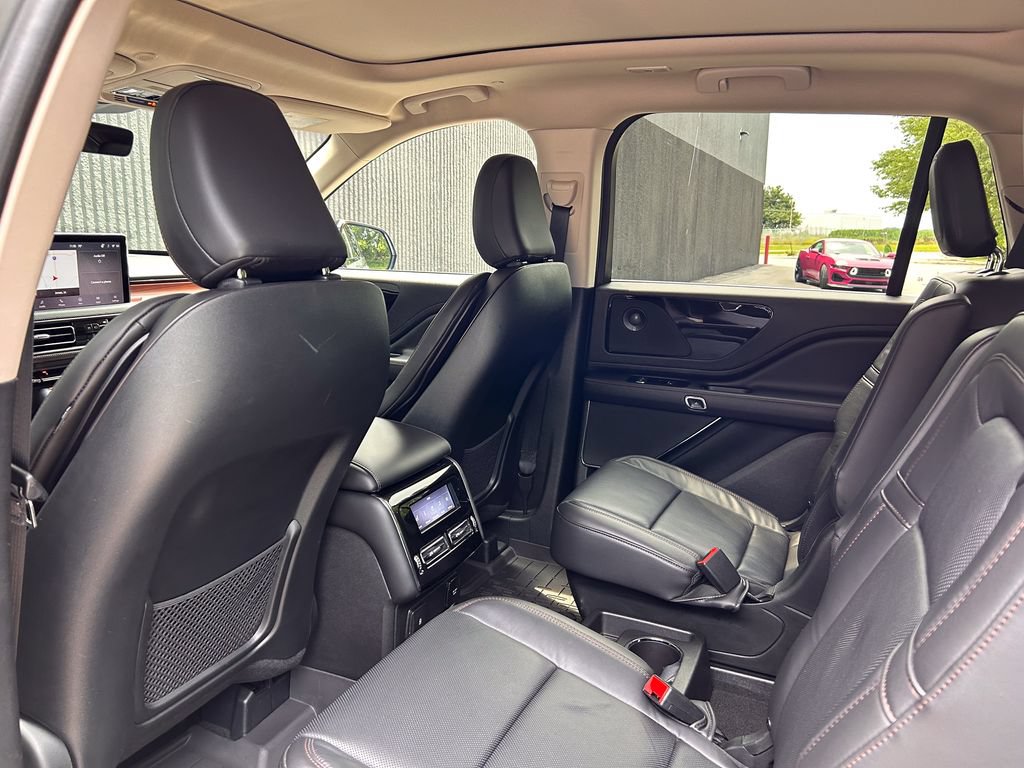Certified 2024 Lincoln Aviator Reserve w/ Equipment Group 201A AWD/4WD image 13