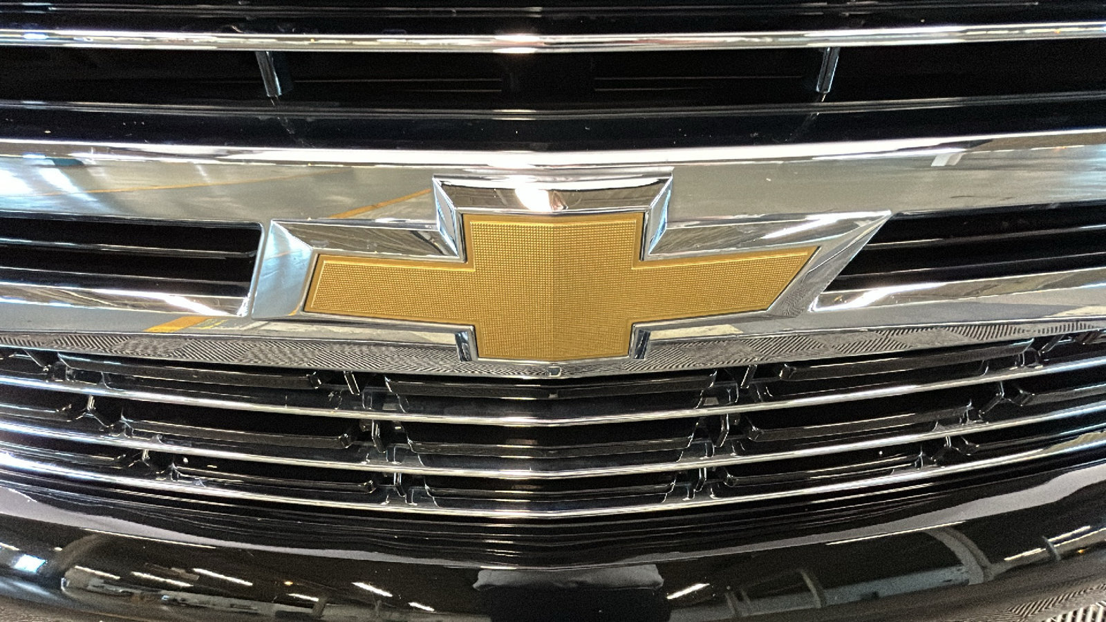 Used 2022 Chevrolet Suburban LT AWD/4WD image 10