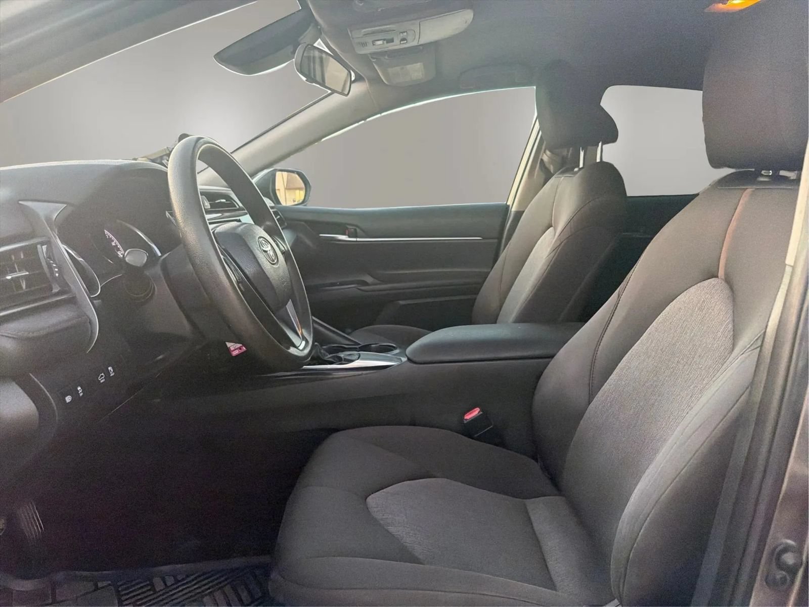 Used 2019 Toyota Camry LE FWD image 11