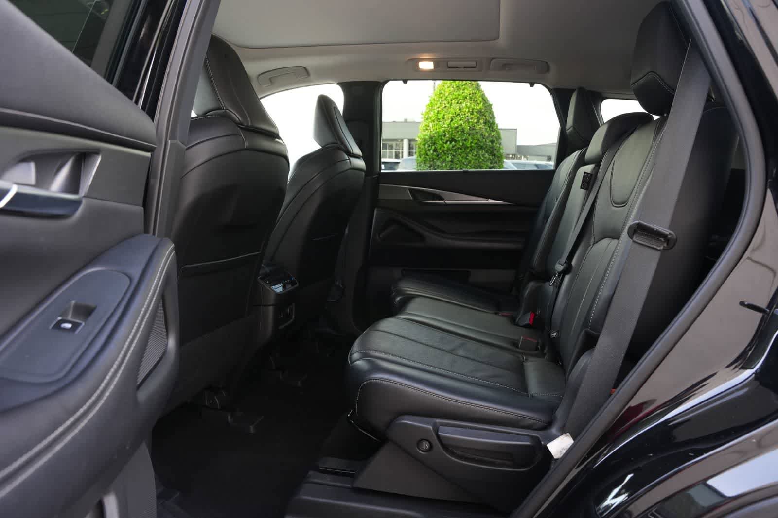 Certified 2023 INFINITI QX60 Luxe w/ Cargo Package FWD image 17